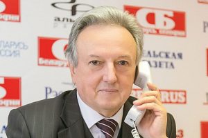Директор РНПЦ медицинской экспертизы и реабилитации доктором медицинских наук, профессор Василием Смычек