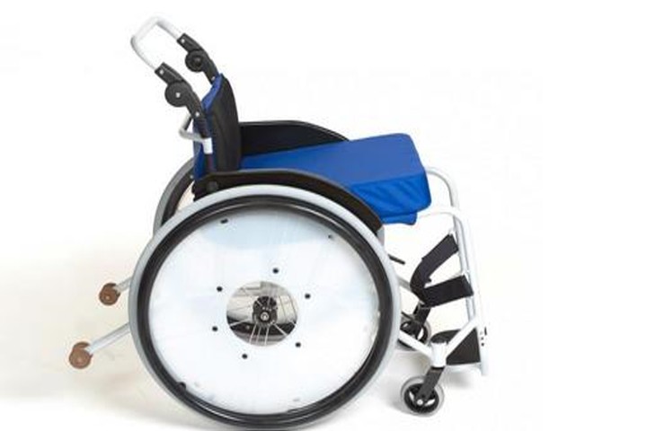 БПОВЦ начал выпуск новой модели кресла-коляски активного типа