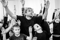 Арт-терапевт из Польши о лечении детей театром